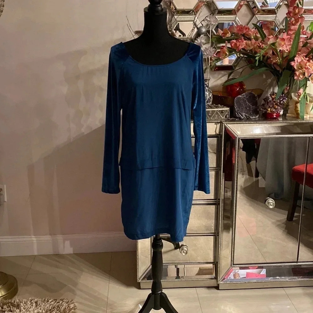BCBGENERATION gorgeous dress size M NWT